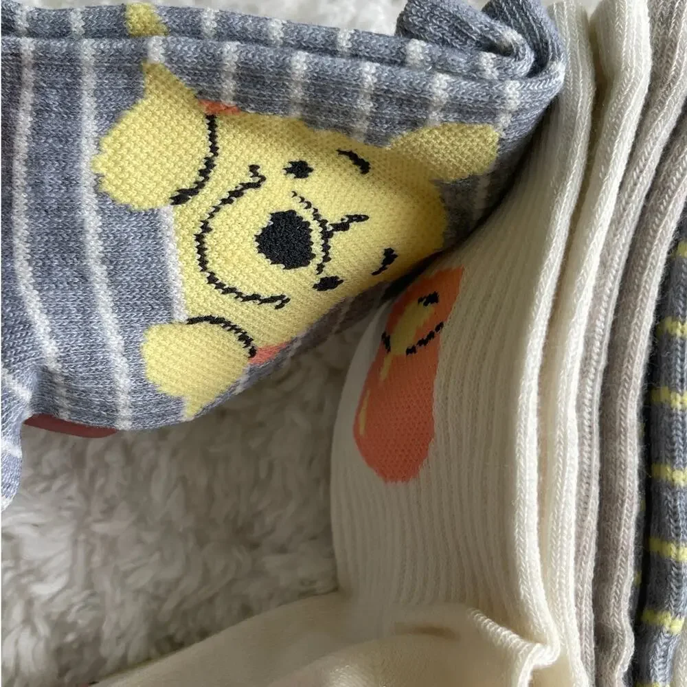 Disney Winnie the Pooh Mid Crew Socks 5 Pairs NEW Size 9-11 Womens Gray Tan